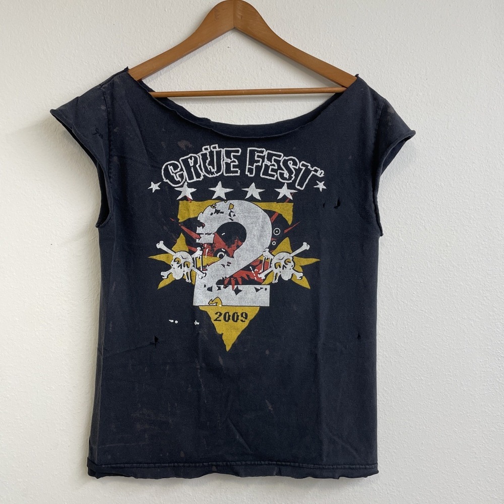 Crue‎ Fest Motley Crue Godsmack T-Shirt size L? Destroyed 2009 Y2K Metal Punk